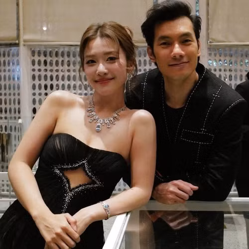 Khả Ngân - Nhan Phúc Vinh công khai yêu khiến cả showbiz ngỡ ngàng