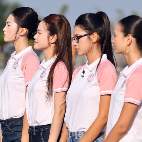 25 cô gái Hoa hậu Việt Nam nghe người lính kể chuyện ra đi không hẹn ngày về