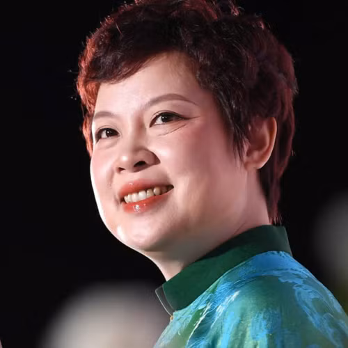 Hoa hậu Mai Phương gây chú ý trên thảm đỏ Chung khảo Hoa hậu Việt Nam