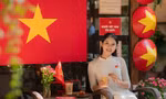 Quán cà phê ở Đà Nẵng rực sắc cờ đỏ sao vàng, hút giới trẻ check-in