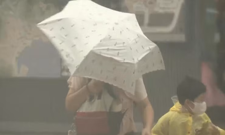 Bão Dujuan ảnh hưởng Nhật Bản