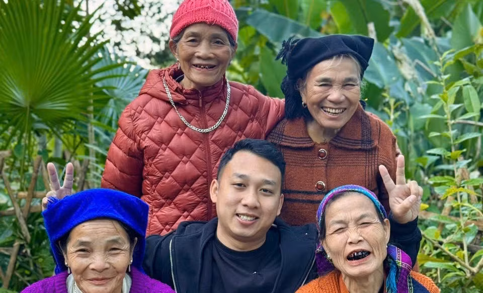Đưa nụ cười người già lên mạng, chàng trai Tuyên Quang thu trăm triệu đồng mỗi tháng