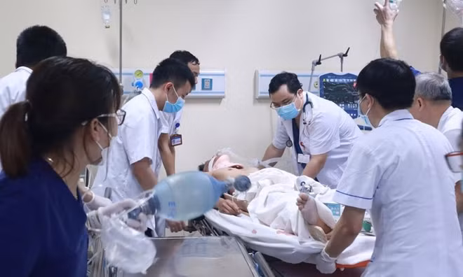 Cấp cứu ngoại viện: Cuộc đua sinh tử bắt đầu từ hiện trường