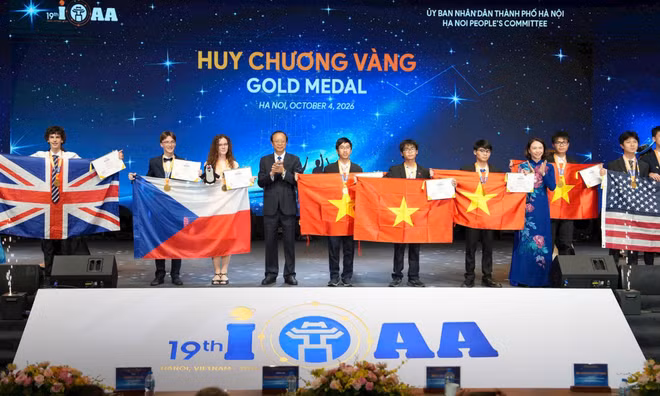 Học sinh Việt Nam giành 10 huy chương tại Olympic Thiên văn và Vật lý thiên văn quốc tế