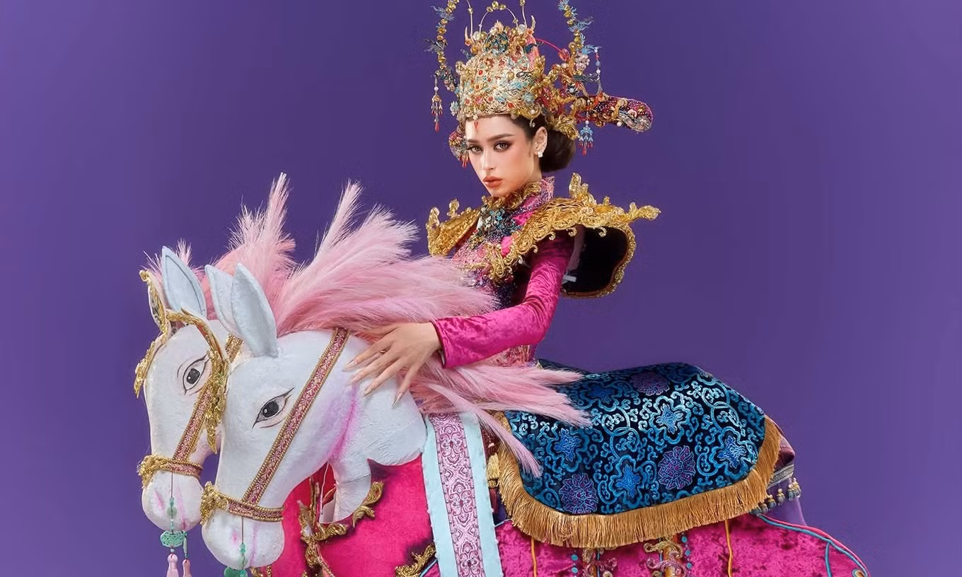 Emoura Phạm mang trang phục Vinh Quy Bái Tổ đến Miss Grand International 2026