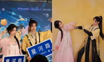 Đinh Vũ Hề gỡ vía "quét lầu" giúp Ngu Thư Hân, ngọt tới mức khiến fan tan chảy