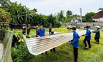Đoàn viên hỗ trợ sơ tán người dân tránh bão số 3, khắc phục hậu quả sau cơn dông lốc