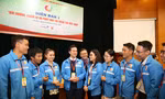 Các đại biểu tài năng trẻ giao lưu tại Diễn đàn số 1, diễn ra ngày 12/12. Ảnh: LÂM ĐĂNG HẢI 