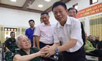 Báo Tiền Phong và nhà tài trợ trao hàng trăm suất quà đến cựu TNXP và thương, bệnh binh ở Nghệ An