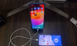 Điện thoại iPhone có thể được sạc pin bởi một iPhone khác bằng cách nào?