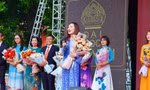 Đỉnh như thầy cô HANU: Màn chào đón tân sinh viên với 13 thứ tiếng khác nhau