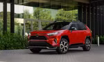 Toyota đổi tên 2 mẫu xe hybrid ăn khách