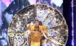 Miss Grand International 2022: Hoa hậu Thiên Ân xử lý sự cố ở phần thi Trang phục Dân tộc ra sao?