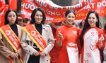 Hoa hậu Ngọc Hân cùng dàn Á hậu diễu hành, giao lưu tại sự kiện Chủ Nhật Đỏ