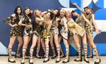 Vừa được khen tiến bộ, TWICE lại “hiện nguyên hình” trong màn encore hát live