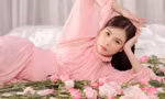 Sam trang điểm nhẹ nhàng, mặc đồ đơn giản vẫn cho ra bộ ảnh đẹp xuất sắc