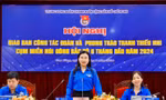 Chị Nguyễn Phạm Duy Trang (giữa) chủ trì hội nghị. 