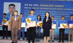 Tôn vinh các cá nhân khởi nghiệp tiêu biểu tỉnh Lạng Sơn -Ảnh: Duy Chiến 