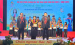 Tôn vinh các bạn thiếu nhi Lạng Sơn đạt danh hiệu Cháu ngoan Bác Hồ. Ảnh: Duy Chiến. 