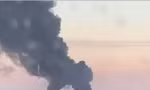 Phi trường quân sự Chuhuiv gần Kharkiv bốc cháy. (Ảnh: Daily Mail)