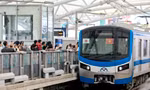 Tuyến Metro số 1 chính thức vận hành, người dân hào hứng xếp hàng chờ lên tàu