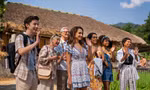 Phim quay tại Việt Nam "A Tourist's Guide to Love" lọt Top 10 phim Netflix toàn cầu