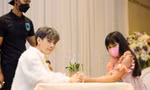 Quang Hùng MasterD rơi nước mắt khi được fan Thái Lan chào đón trong buổi fan meeting
