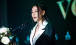 Tạm rũ bỏ hình tượng hài hước, Nam Thư chững chạc, thanh lịch trong vai trò mới