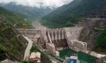 Đập thủy điện Dachaoshan trên thượng nguồn sông Mekong ở tỉnh Vân Nam của Trung Quốc Ảnh: AP 