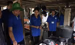 Giám đốc ĐHQG TP. HCM thăm, tặng quà sinh viên tình nguyện ‘Mùa Hè Xanh’ tại Đồng Tháp