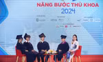 Thủ khoa ‘Nâng bước thủ khoa 2024’: ‘Chọn sống với giá trị biết ơn và không ngừng nỗ lực’