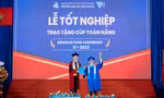 Thủ khoa trường ĐH Bách khoa (ĐHQG TP. HCM) đoạt cúp Toàn năng