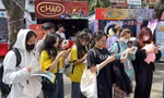 Cuối tuần, bạn trẻ Sài Gòn ‘săn’ tour du lịch giá rẻ