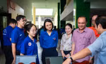 Chiến sĩ tình nguyện TP. HCM tham gia hoạt động Ngày cao điểm ‘chuyển đổi số’