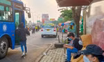Giá xăng tăng, bạn trẻ tìm cách tiết chế chi tiêu