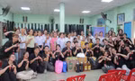 Mang yêu thương đến trẻ em khiếm thị