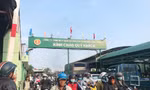 Khu vực phà Cát Lái, thành phố Thủ Đức (TPHCM) thường xuyên kẹt xe dịp lễ, tết. Ảnh: Hữu Huy