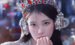 Giữa 'bão tin đồn' chia tay bạn trai Lee Jong Suk, IU khiến fan 'nức lòng' với điều này