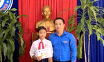 Bé gái 10 tuổi cứu 3 em nhỏ đuối nước được nhận Huy hiệu 'Tuổi trẻ dũng cảm'