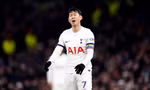Thua ngược West Ham, Tottenham bị MU bắt kịp