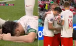 Giải hạn tại World Cup, Lewandowski úp mặt xuống sân khóc nức nở
