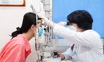 Thông tin mới nhất vụ thiếu nữ mù mắt sau tiêm filler tại tiệm cắt tóc, gội đầu