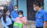 Bí thư Trung ương Đoàn trao quà cho trẻ em mồ côi, khó khăn trong dịch COVID-19 tại TPHCM