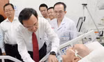 Nguyên Bí thư Đặc khu ủy Vũng Tàu - Côn Đảo nhận Huy hiệu 80 năm tuổi Đảng 