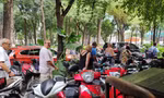 UBND TPHCM ra văn bản 'khẩn', yêu cầu rà soát nhu cầu gửi xe của người dân