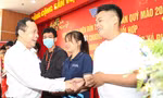 Sinh viên ký túc xá nhận lì xì, ăn cơm tất niên cùng lãnh đạo, thầy cô ĐHQG TPHCM
