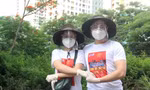 Vợ chồng ca sĩ trẻ hỗ trợ chống dịch gần 1 tháng qua