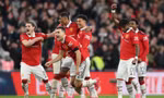 Thắng nghẹt thở trước Brighton, MU san bằng kỷ lục của Arsenal