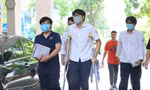 Hà Nội: Thí sinh mang bầu, thí sinh chống nạng dự thi