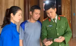 Tuổi trẻ Hà Tĩnh 'đi từng ngõ, gõ cửa từng nhà' giúp người dân cài tài khoản định danh điện tử